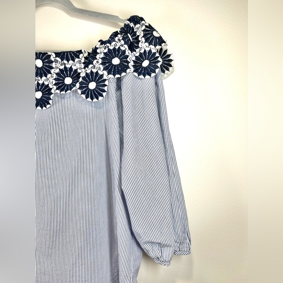 Ann Taylor LOFT Women’s Floral Seersucker Off the‎ Shoulder Blouse Size Medium - Picture 7 of 12